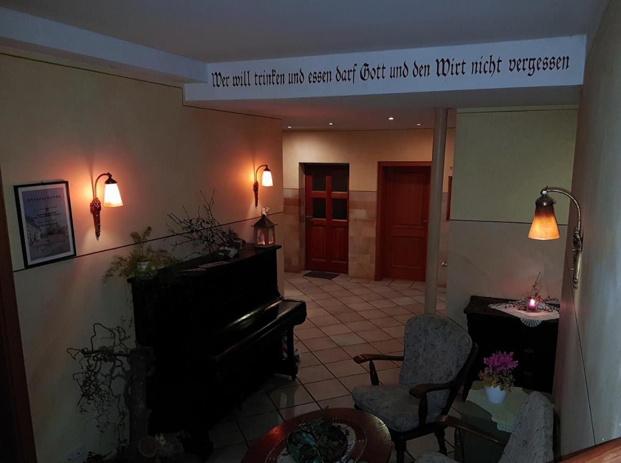 Landgasthof "Zur Linde" Irmelshausen Kültér fotó