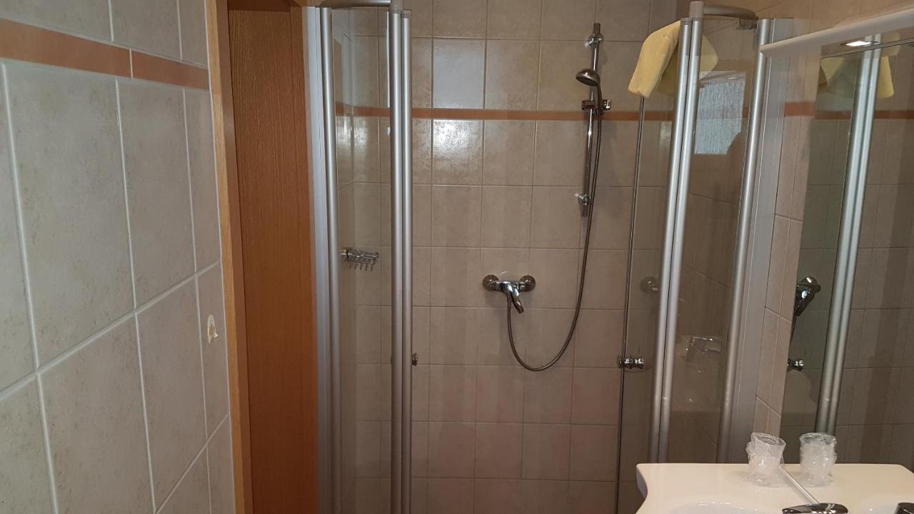Landgasthof "Zur Linde" Irmelshausen Kültér fotó