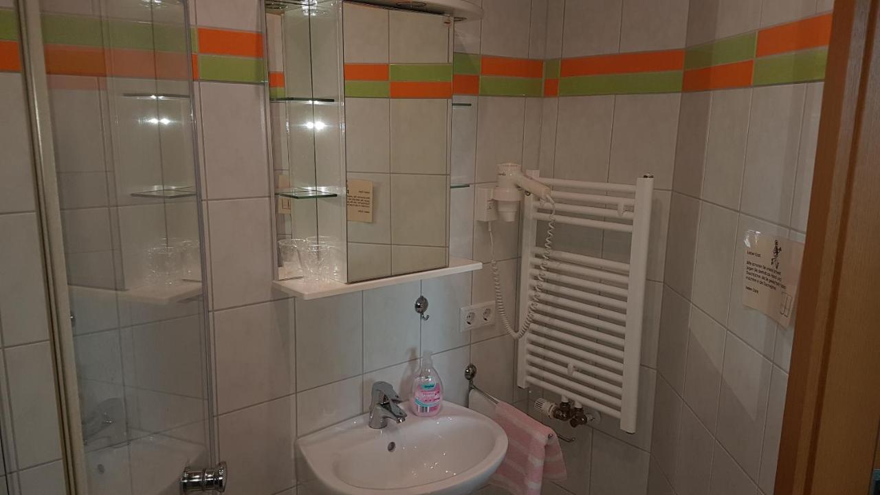 Landgasthof "Zur Linde" Irmelshausen Kültér fotó